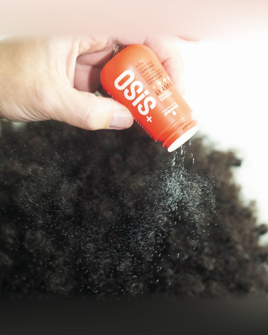 Schwarzkopf OSiS+ Dust It Mattifying Volume Powder 10g — applied at the roots